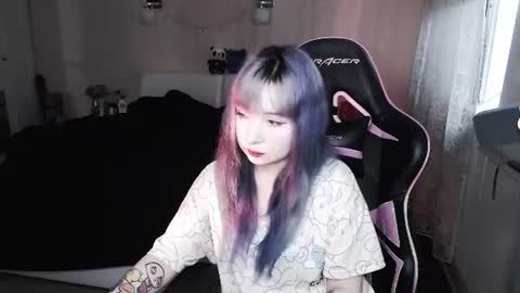 akirahartyx online show from June 15, 3:56 pm