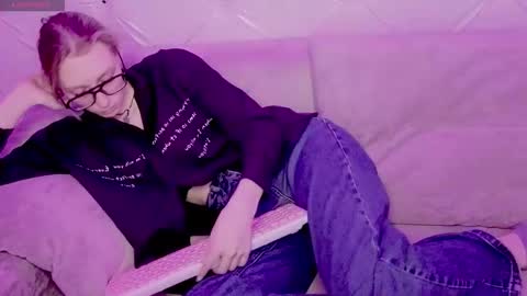 akiro_kim online show from March 12, 4:15 am