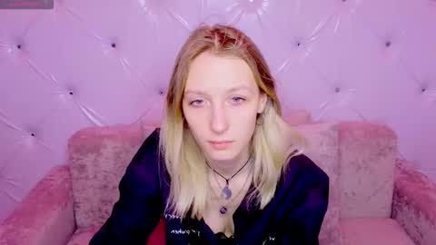 akiro_kim online show from March 11, 4:06 am