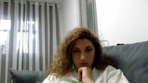 akyragrace online show from June 19, 2:38 am