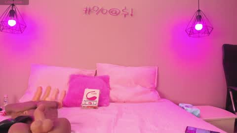 Snapshot of alahia_betancur chatting on February 4, 12:00 pm Alahia online show from February 4, 12:00 pm