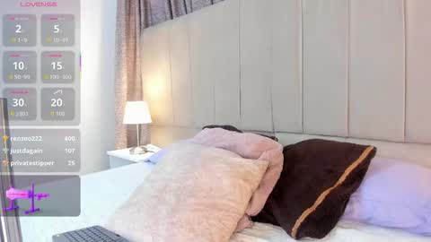 Snapshot of alahia_hank chatting on October 18, 8:32 pm alahia_hank online show from October 18, 8:32 pm
