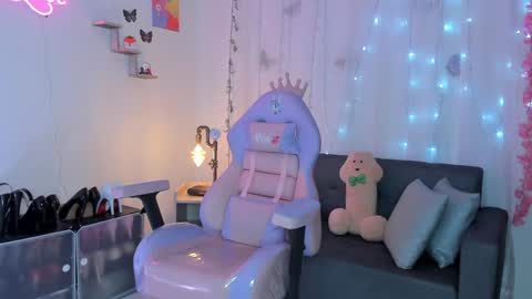 Snapshot of alaia_love77 chatting on January 13, 9:31 pm Alaia online show from January 13, 9:31 pm