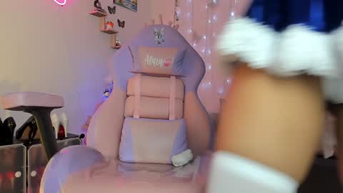 Snapshot of alaia_love77 chatting on December 19, 4:46 pm Alaia online show from December 19, 4:46 pm