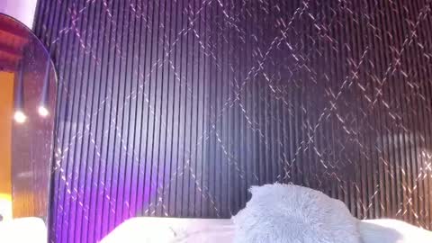 A L A N A  online show from September 15, 7:21 pm