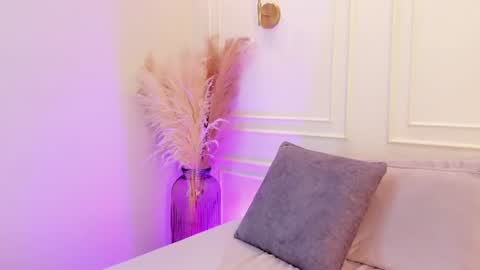 alana_cutte online show from June 12, 5:15 am