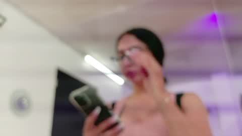 Maeve  online show from April 22, 10:45 am