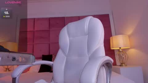 alanah_connors online show from September 15, 12:46 pm