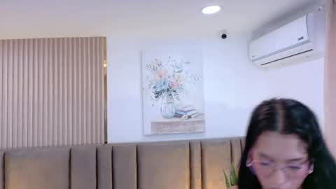 Snapshot of alanah_grey chatting on September 10, 12:05 pm Alanah Bustamante online show from September 10, 12:05 pm