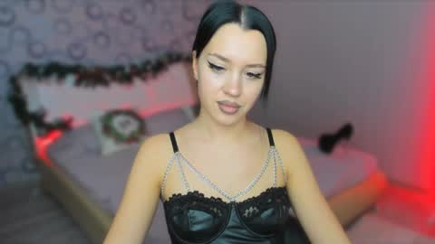 alanamell online show from December 8, 6:17 pm