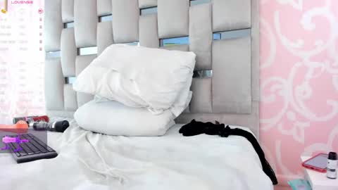 alannarose_1 online show from April 21, 2:51 am