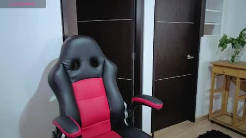 alba_toro535670 online show from April 7, 12:29 pm