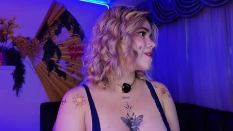 albaandthayron online show from April 22, 12:13 pm