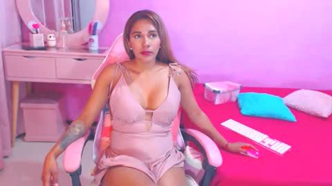 aldana_stone online show from September 29, 5:01 am