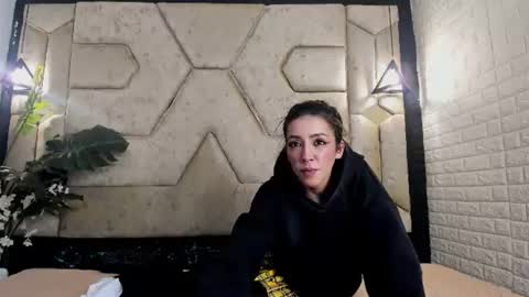 aleja__slav3 online show from July 7, 8:33 pm