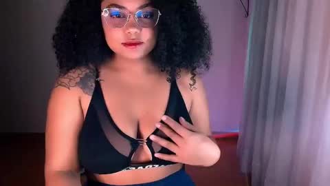Snapshot of alejandra_conde chatting on December 21, 12:42 am Alejandra online show from December 21, 12:42 am