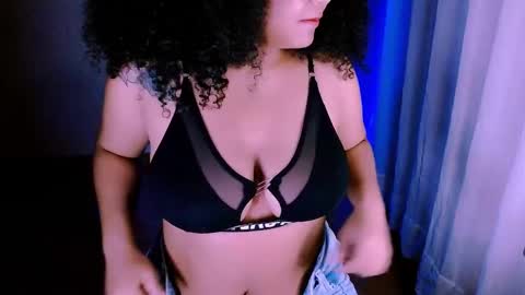 Snapshot of alejandra_conde chatting on February 13, 1:08 am Alejandra online show from February 13, 1:08 am