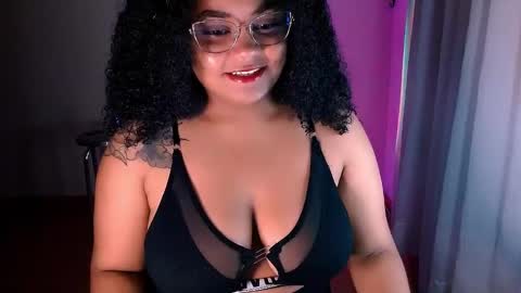 Snapshot of alejandra_conde chatting on December 12, 11:47 pm Alejandra online show from December 12, 11:47 pm