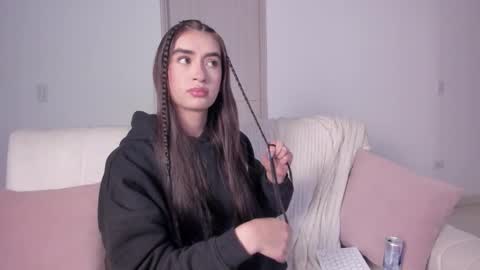 alejandraaa_ online show from February 13, 1:07 am