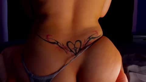 Alejita699 online show from July 31, 11:50 pm