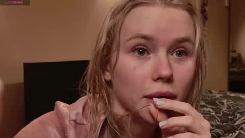 Lexi online show from March 9, 6:43 pm