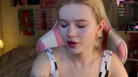 Lexi online show from February 5, 3:45 am