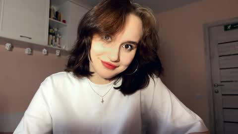 Nora online show from April 1, 4:48 pm