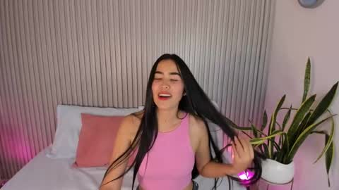 Snapshot of alessia_leroy chatting on February 28, 7:46 pm A L E S S I A online show from February 28, 7:46 pm