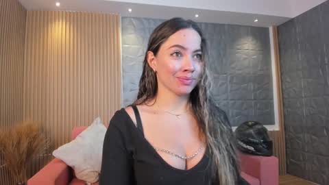 Snapshot of alessia_taylorr chatting on March 7, 12:01 pm Alessia Everyday From 0530 to 1430 Col Time online show from March 7, 12:01 pm