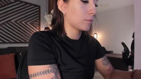 alessianoir online show from April 7, 11:56 am