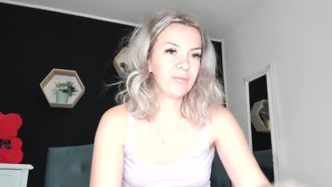 Snapshot of alesys69 chatting on February 19, 10:09 pm alesys69 online show from February 19, 10:09 pm