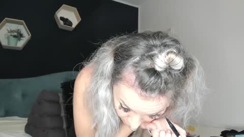 Snapshot of alesys69 chatting on January 22, 10:17 pm alesys69 online show from January 22, 10:17 pm