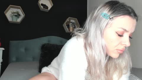 Snapshot of alesys69 chatting on December 13, 8:36 pm alesys69 online show from December 13, 8:36 pm