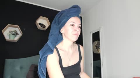 Snapshot of alesys69 chatting on January 18, 11:54 am alesys69 online show from January 18, 11:54 am