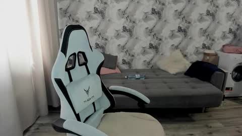 Aletta Oushen online show from March 8, 8:18 am