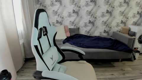 Aletta Oushen online show from April 19, 10:15 am