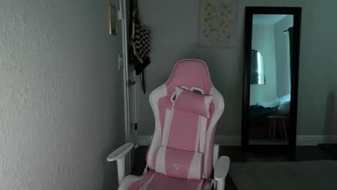 alex  online show from October 29, 10:34 pm