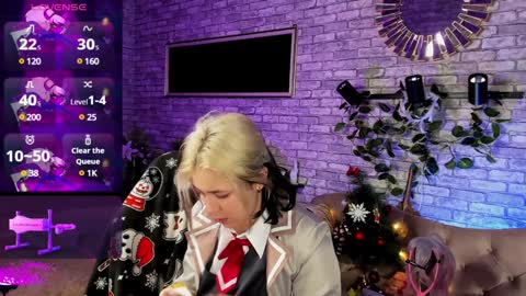 alex_howell online show from January 6, 8:39 pm