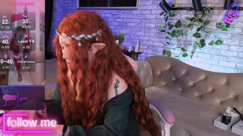 alex_howell online show from December 14, 6:56 am