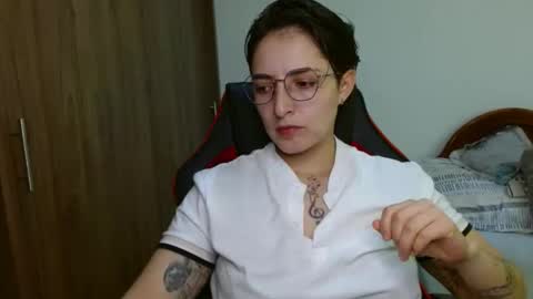 Snapshot of alex_parker07 chatting on December 22, 5:21 pm Alex Parker online show from December 22, 5:21 pm