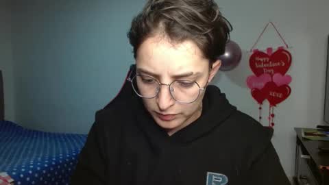 Snapshot of alex_parker07 chatting on February 17, 11:33 pm Alex Parker online show from February 17, 11:33 pm