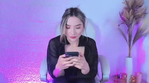 Snapshot of alexa_fox18 chatting on February 19, 2:33 am Alexa online show from February 19, 2:33 am