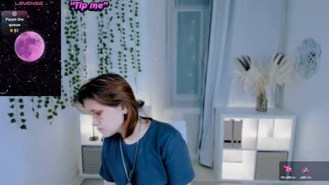 alexa_lexi online show from January 12, 10:45 am