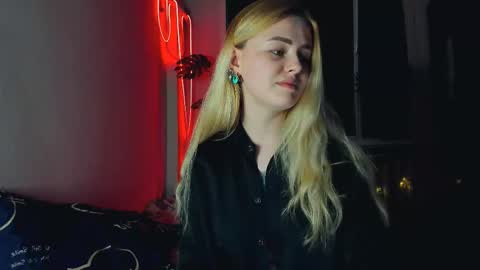 Snapshot of alexa_pirs chatting on March 7, 5:49 pm alexa_pirs online show from March 7, 5:49 pm