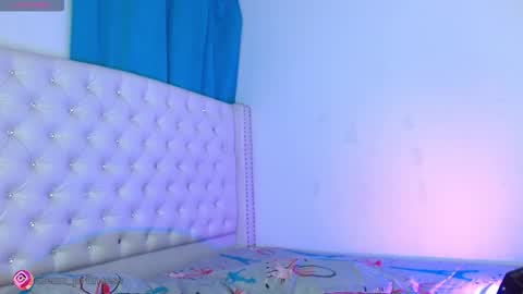 Snapshot of alexa_priincess chatting on October 9, 8:35 pm online show from October 9, 8:35 pm
