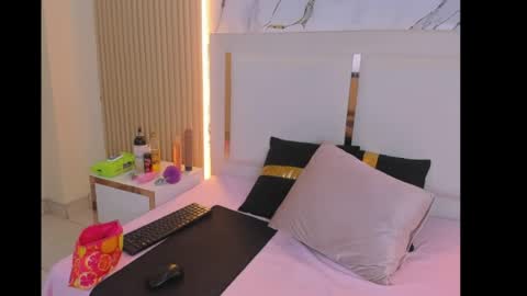 alexagrace12 online show from June 25, 2:18 pm