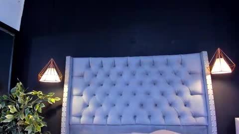 Snapshot of alexamora__ chatting on September 30, 12:44 pm C A M I L A  online show from September 30, 12:44 pm