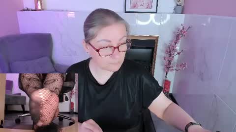 Alexandra online show from June 11, 9:00 pm