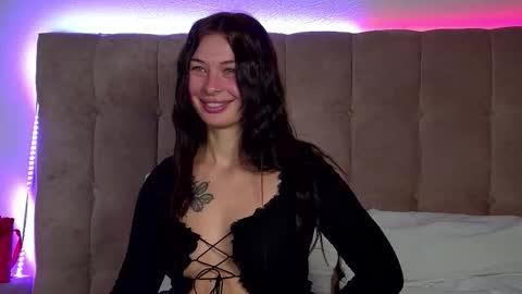 Snapshot of alexandrabloom chatting on October 6, 6:34 pm AlexandraBloom online show from October 6, 6:34 pm