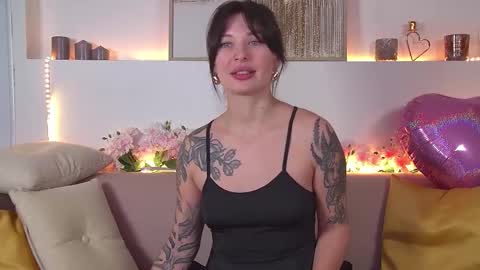 Snapshot of alexandrabloom chatting on February 16, 5:15 am AlexandraBloom online show from February 16, 5:15 am